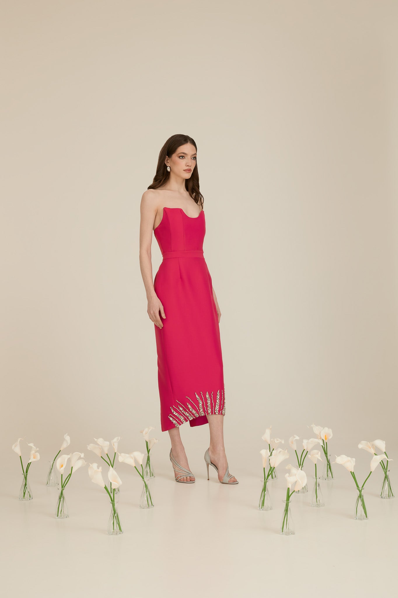 Rochie Midi cu Decolteu Asimetric si Aplicatie din Pietre