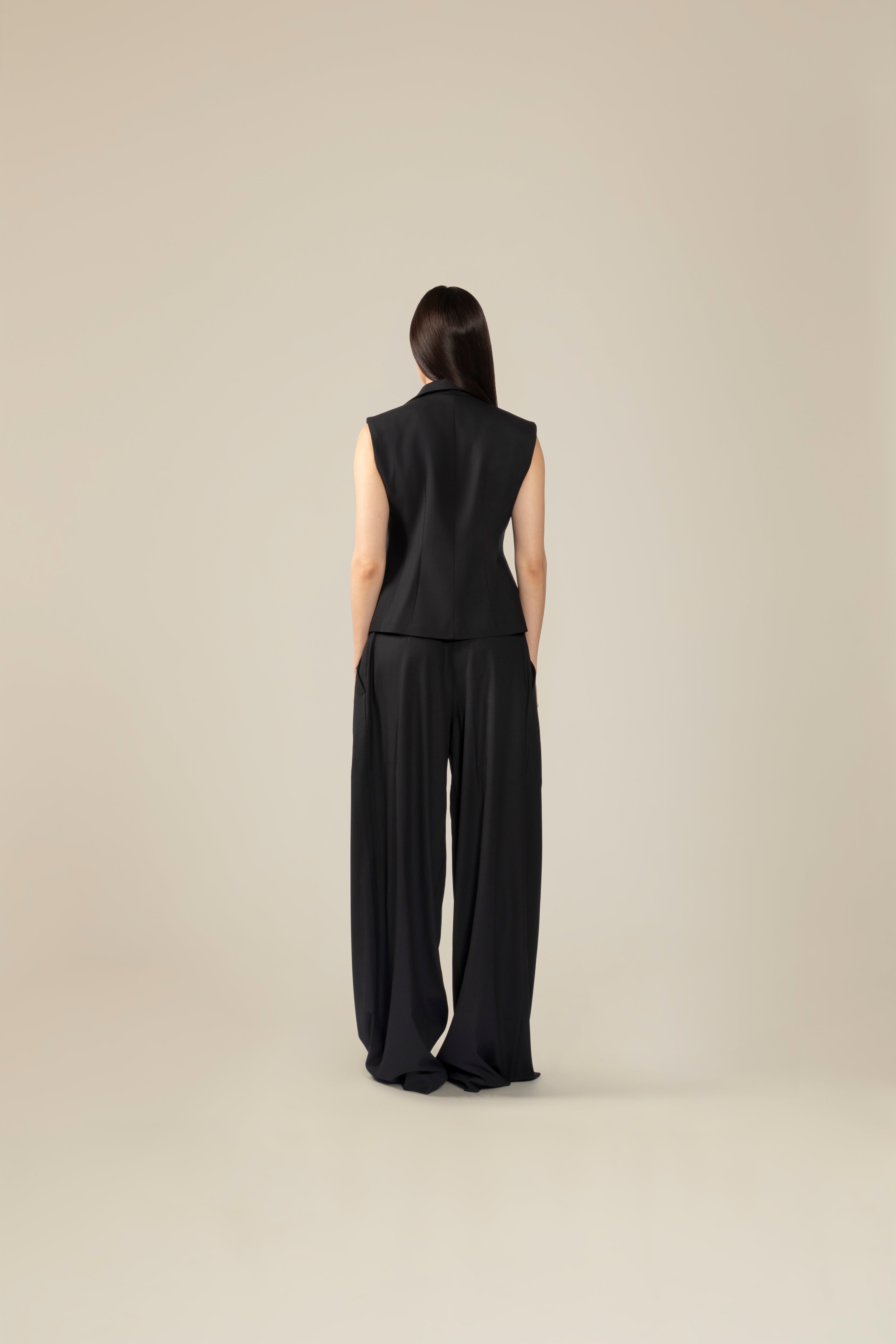 Costum cu vesta cambrata si pantalon Palazzo  Araftu Couture