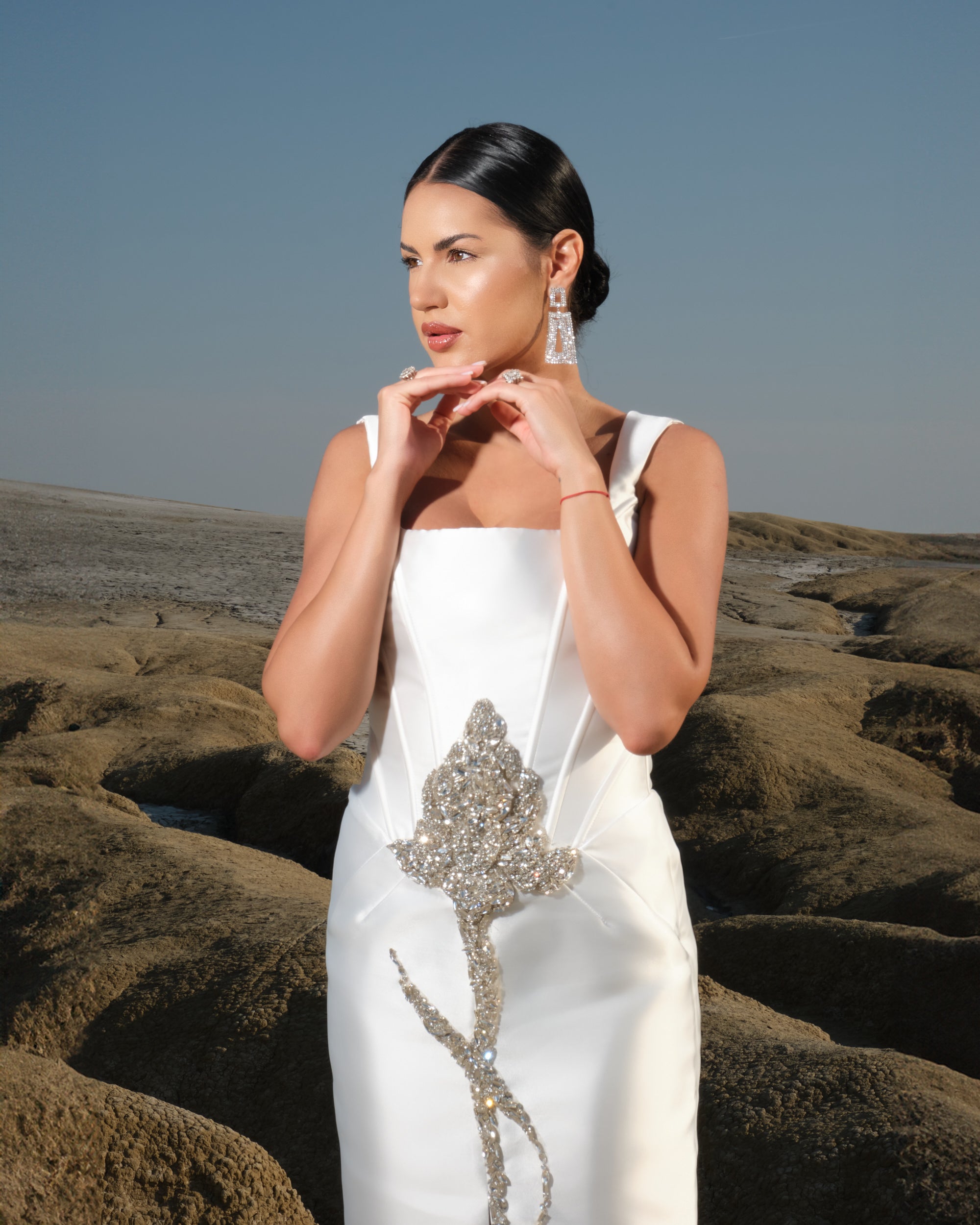 Rochie mini cu aplicatie crin 3D Araftu Couture