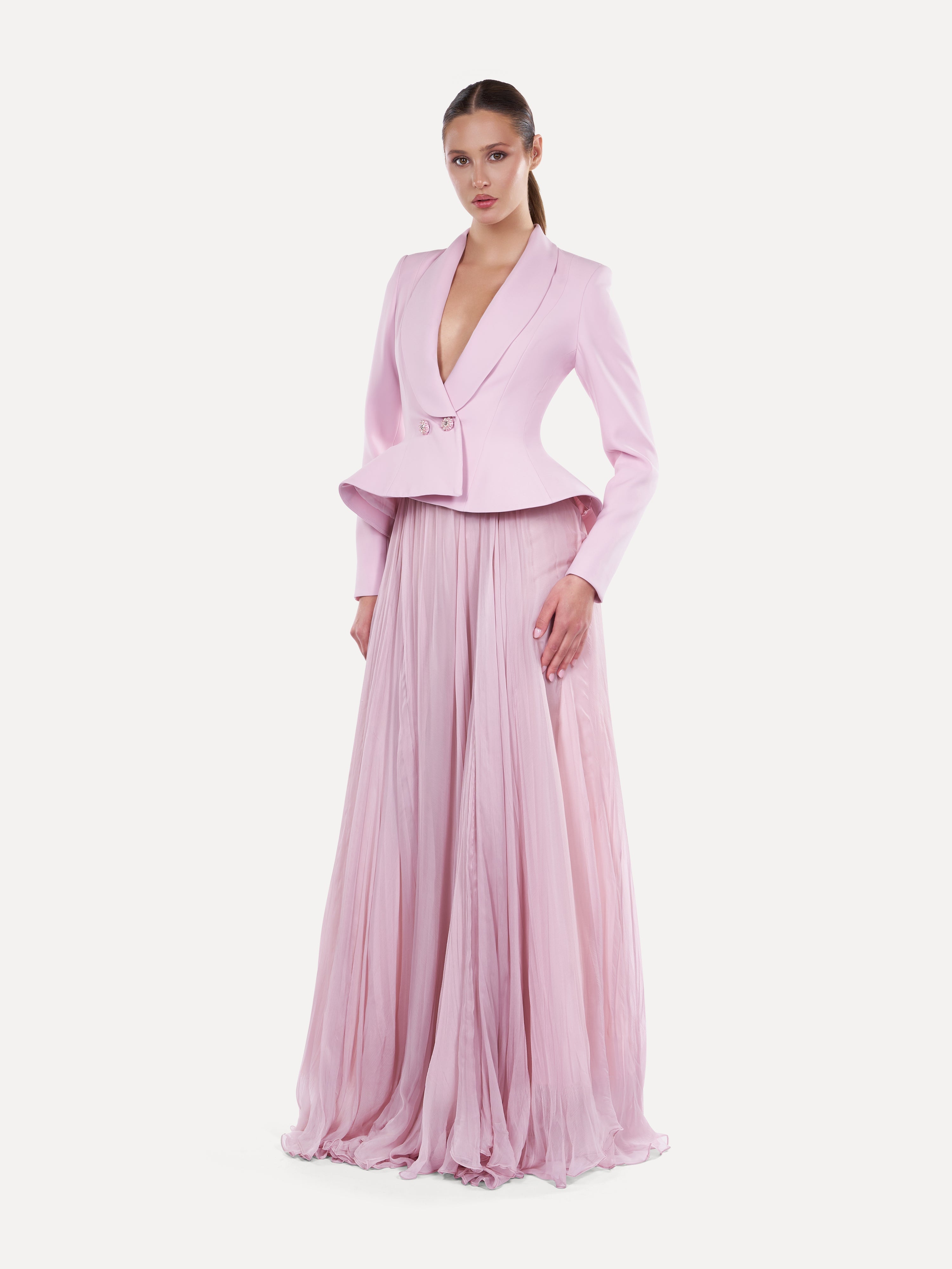 Costum cu sacou cambrat si fusta maxi din voal Araftu Couture