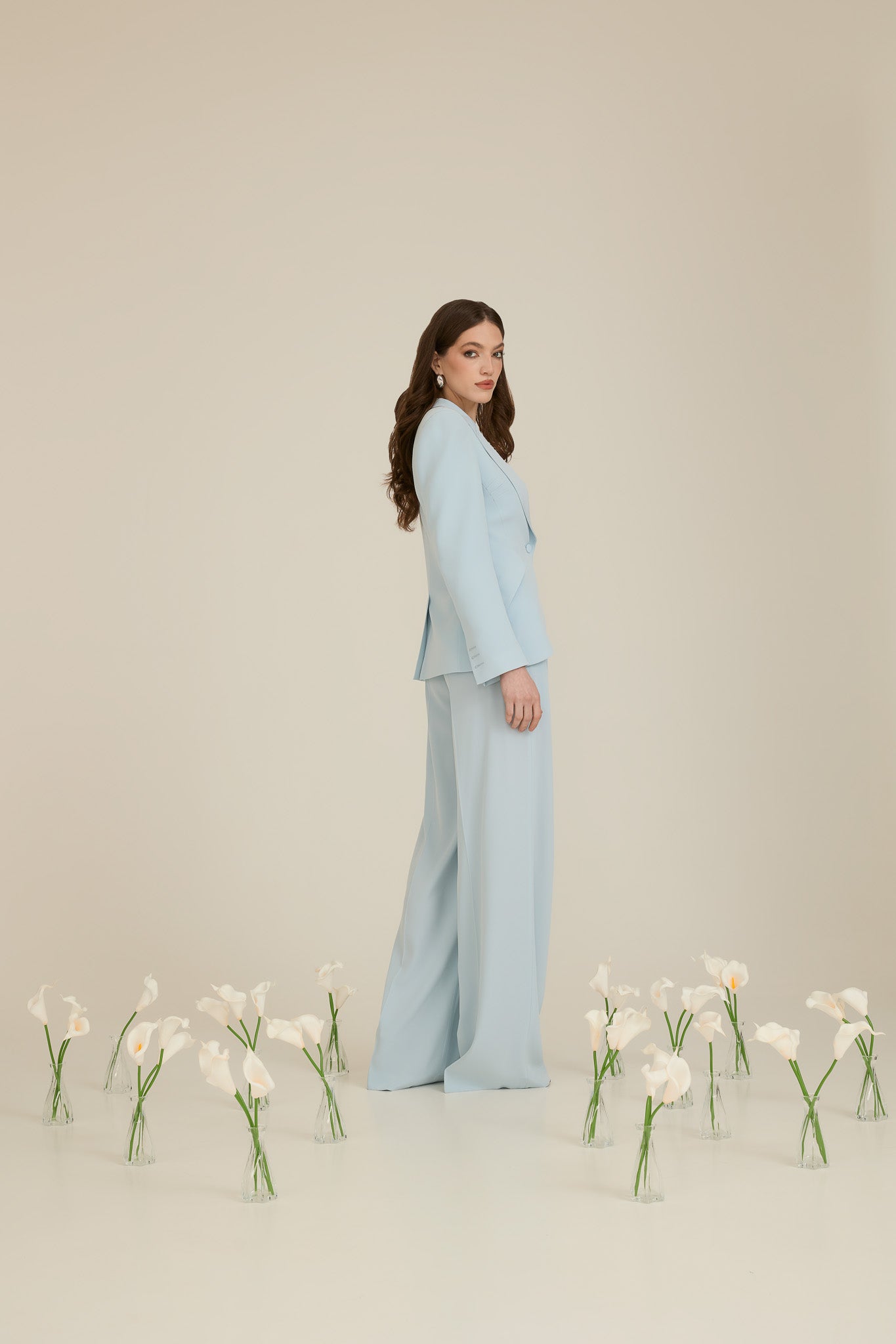Costum Casual cu Pantalon Larg si Vesta
