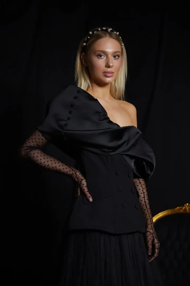 Costum elegant cu top pe umeri - Araftu Couture