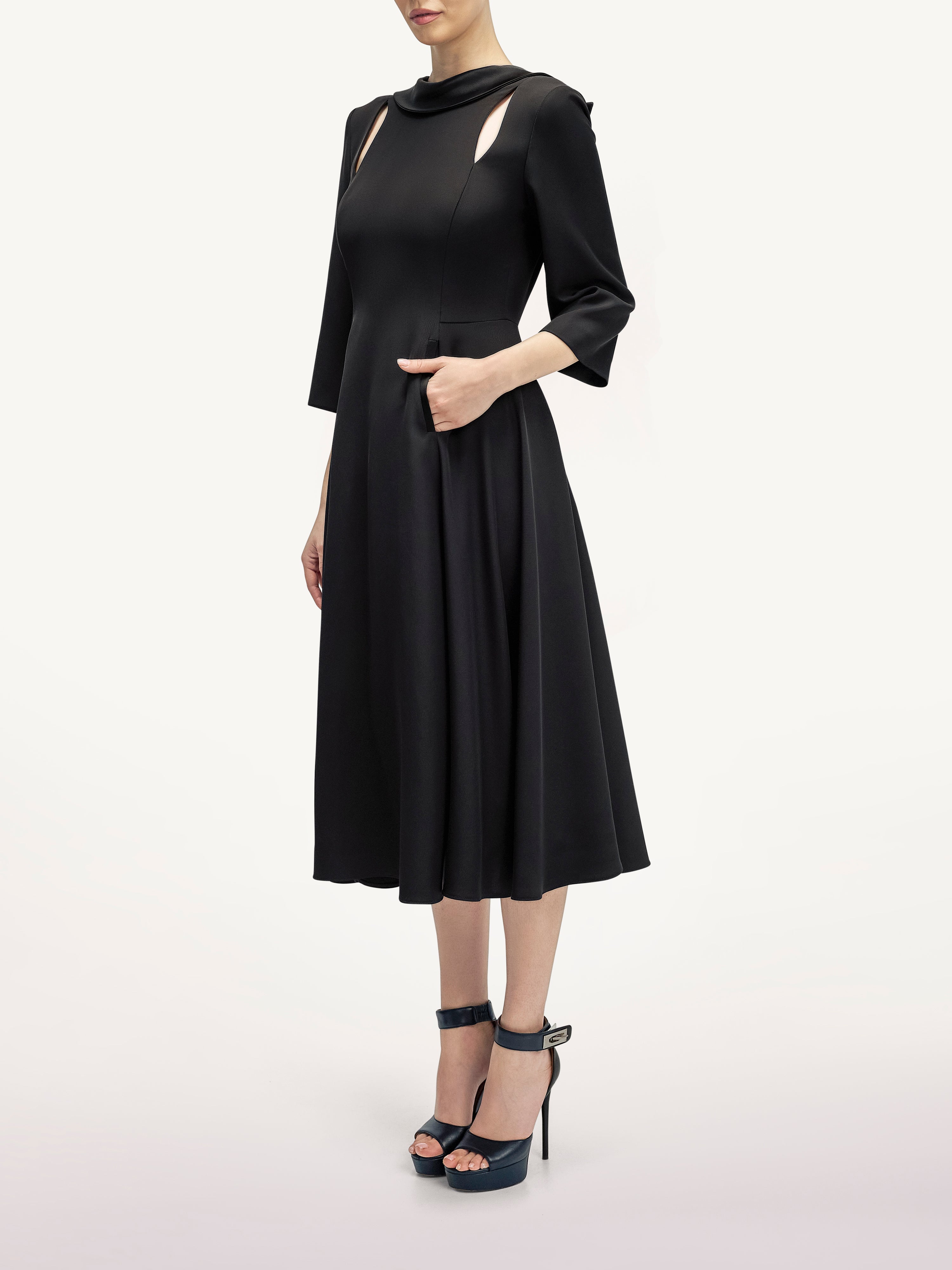 Rochie Tip Sacou cu Revere la Spate Araftu Couture