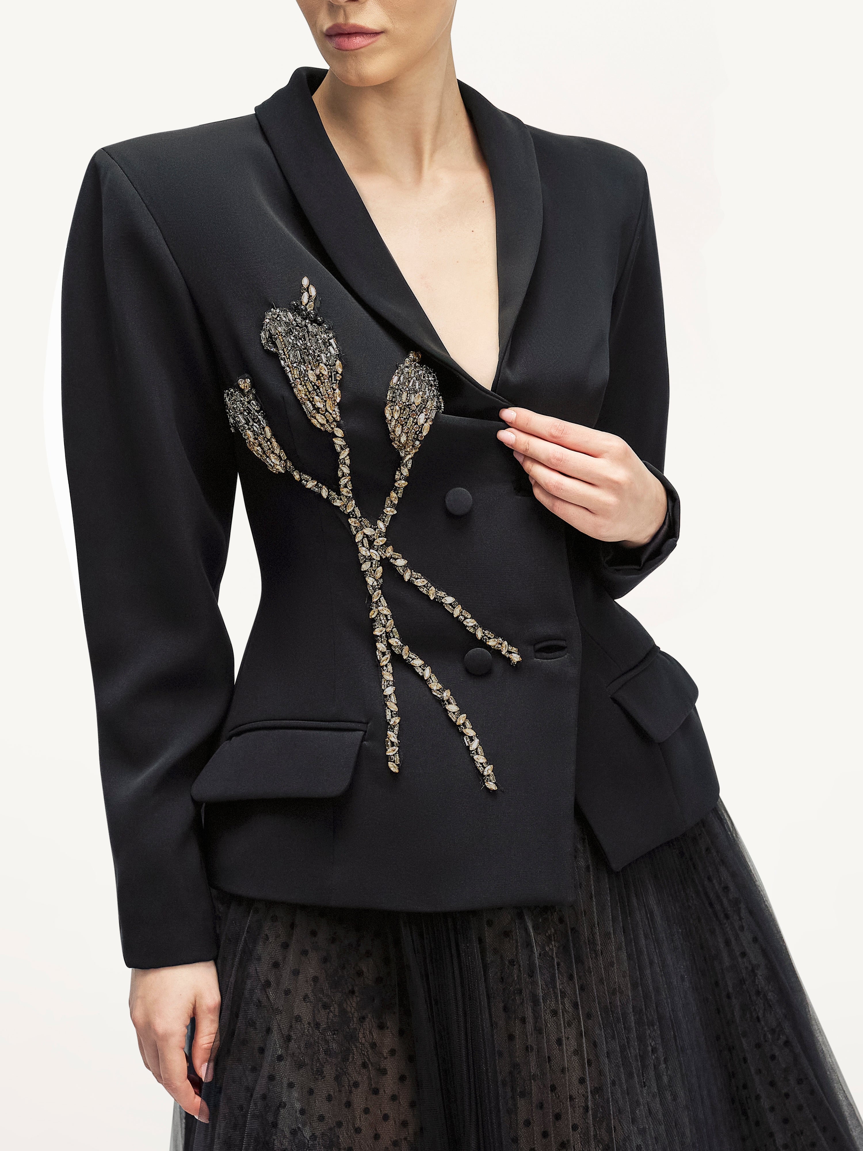 Costum Elegant Cu Fusta Clos din Dantela Araftu Couture