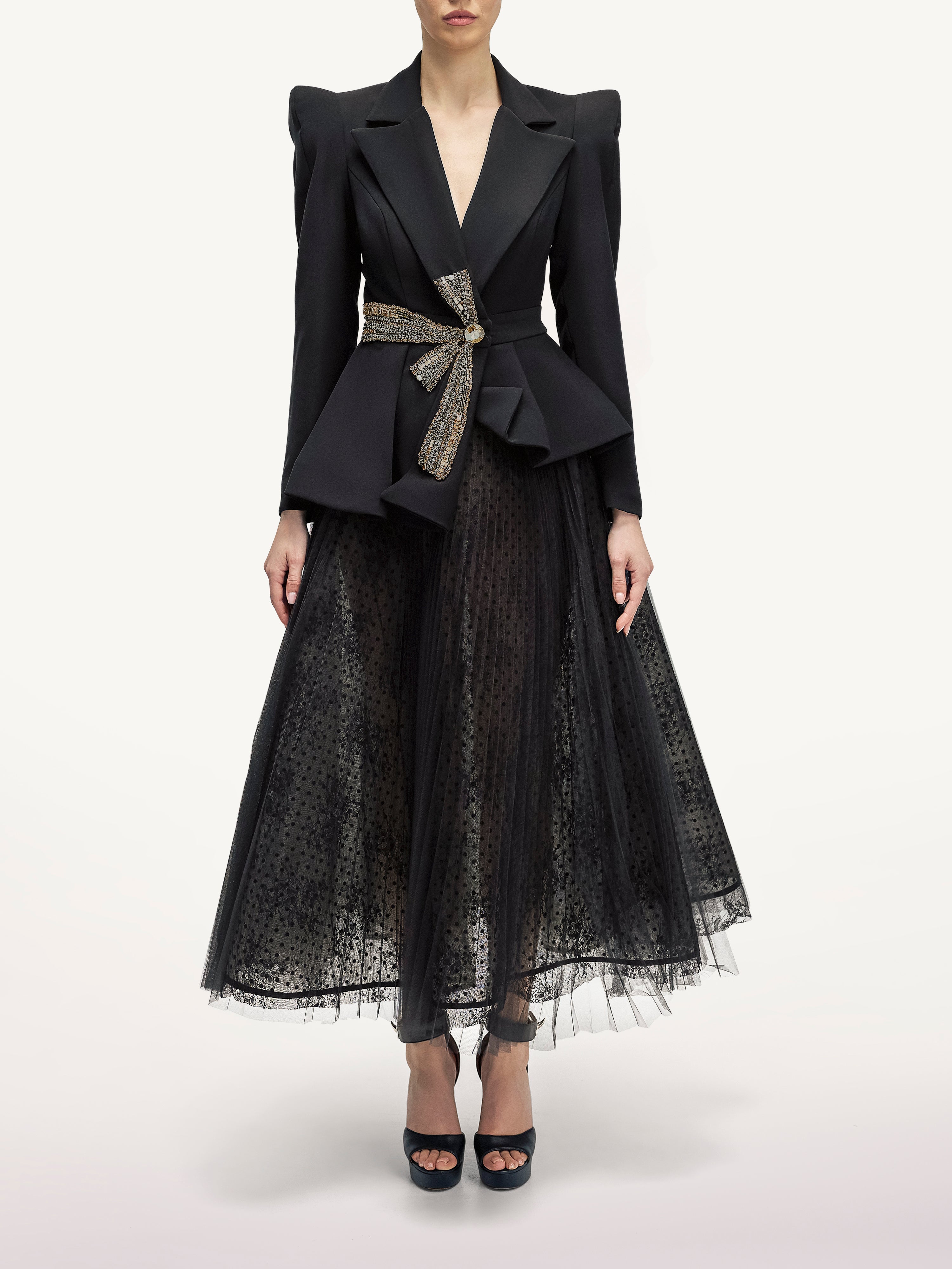 Costum Cu Peplum si Fusta din Dantela Araftu Couture