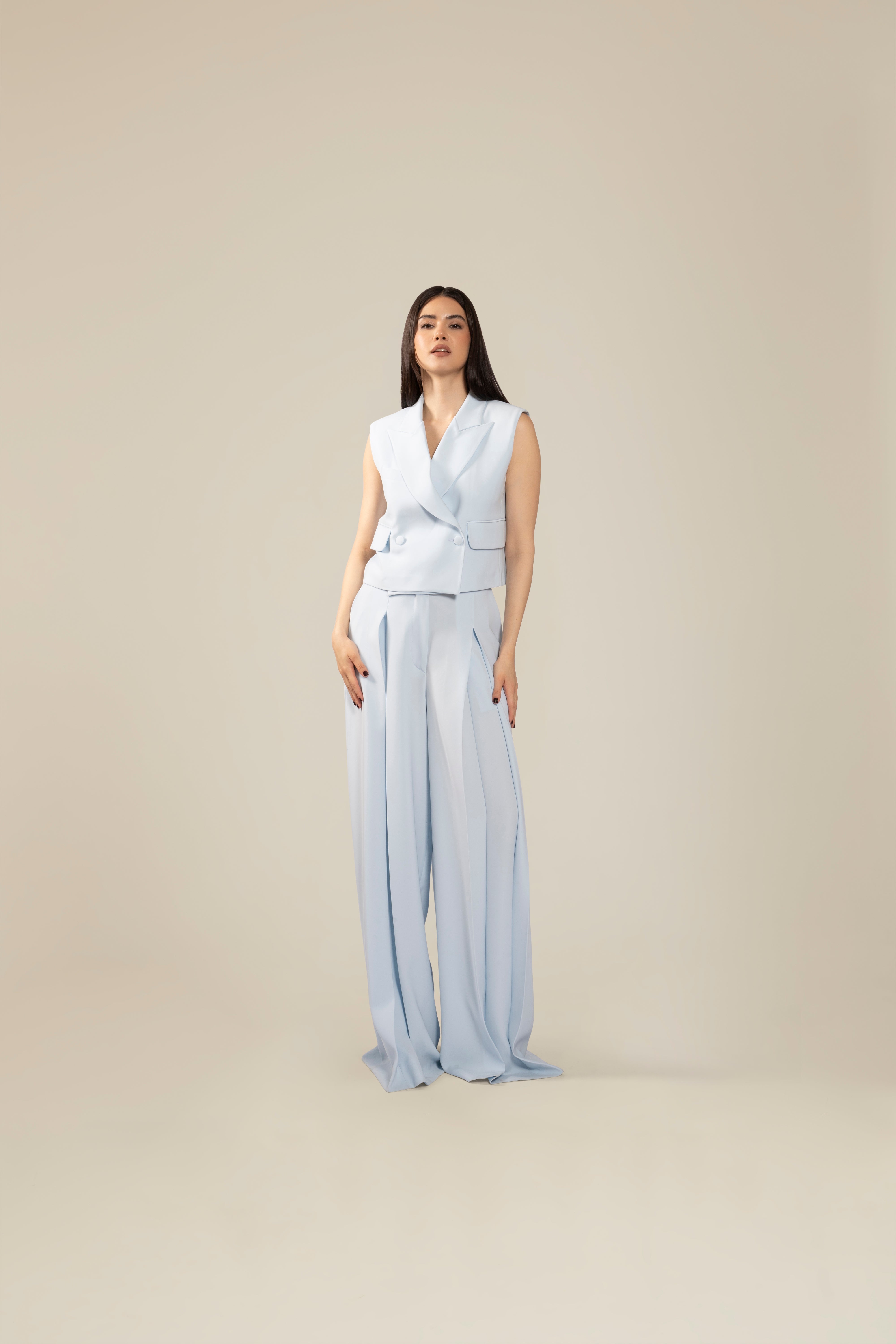 Costum casual cu vesta si pantaloni largi  Araftu Couture