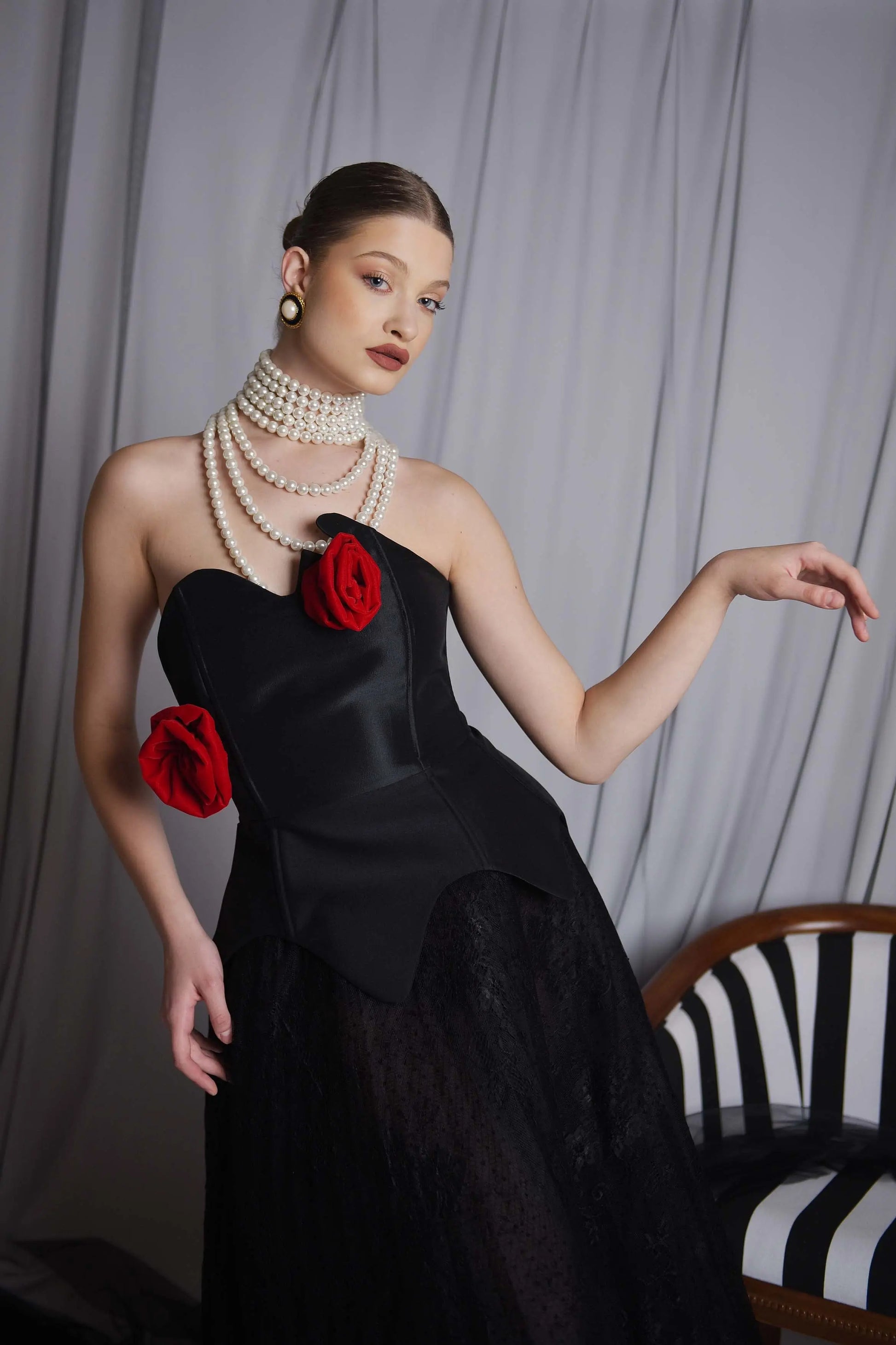 Corset cu trandafiri de catifea - Araftu Couture