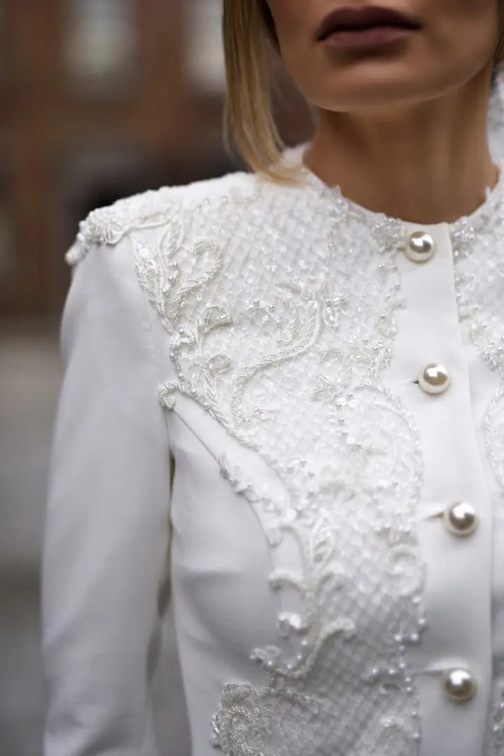 Costum elegant cu sacou model Chanel și fustă conică - Araftu Couture