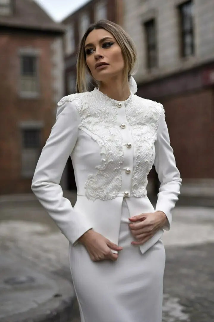 Costum elegant cu sacou model Chanel și fustă conică - Araftu Couture