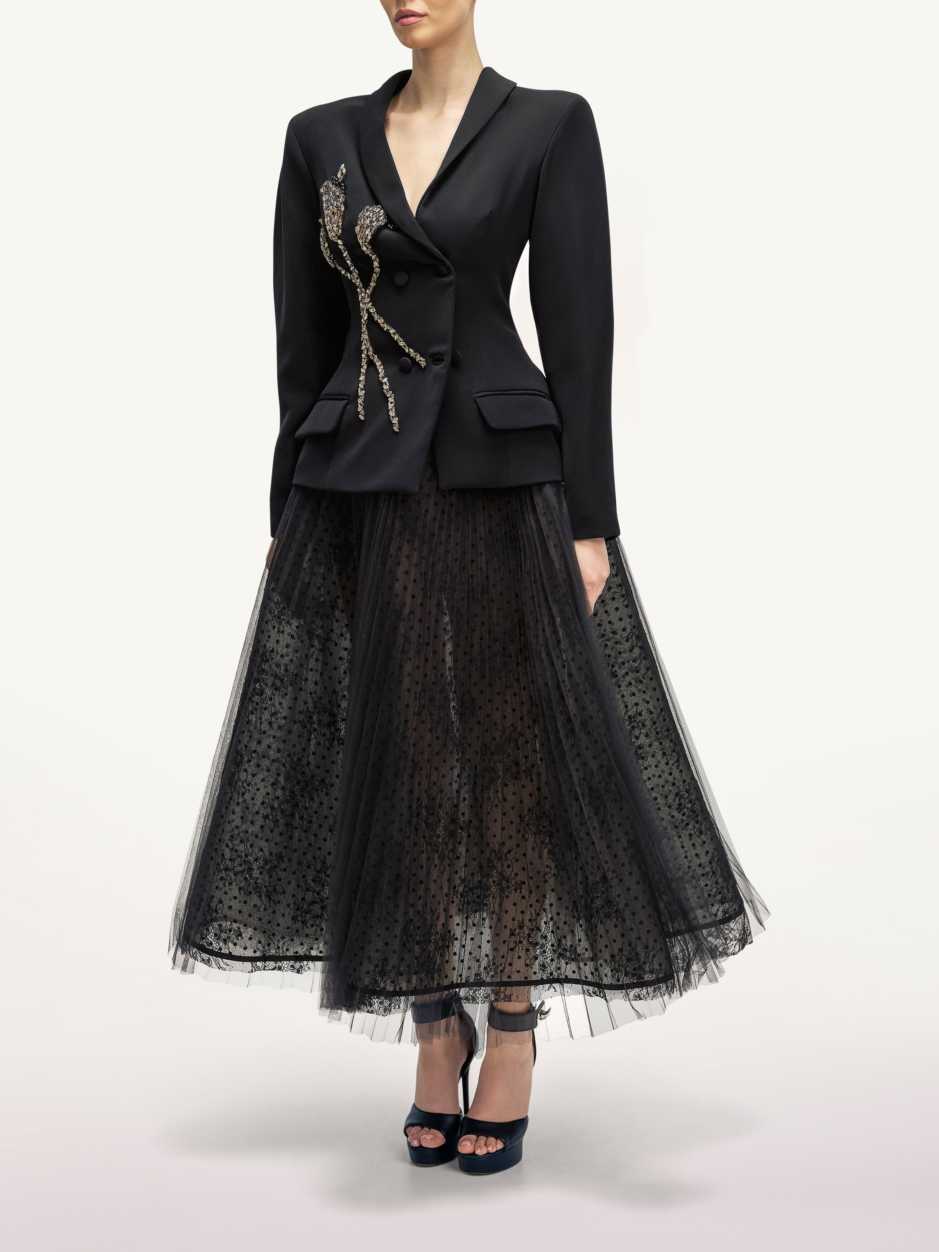 Costum Elegant Cu Fusta Clos din Dantela  Araftu Couture