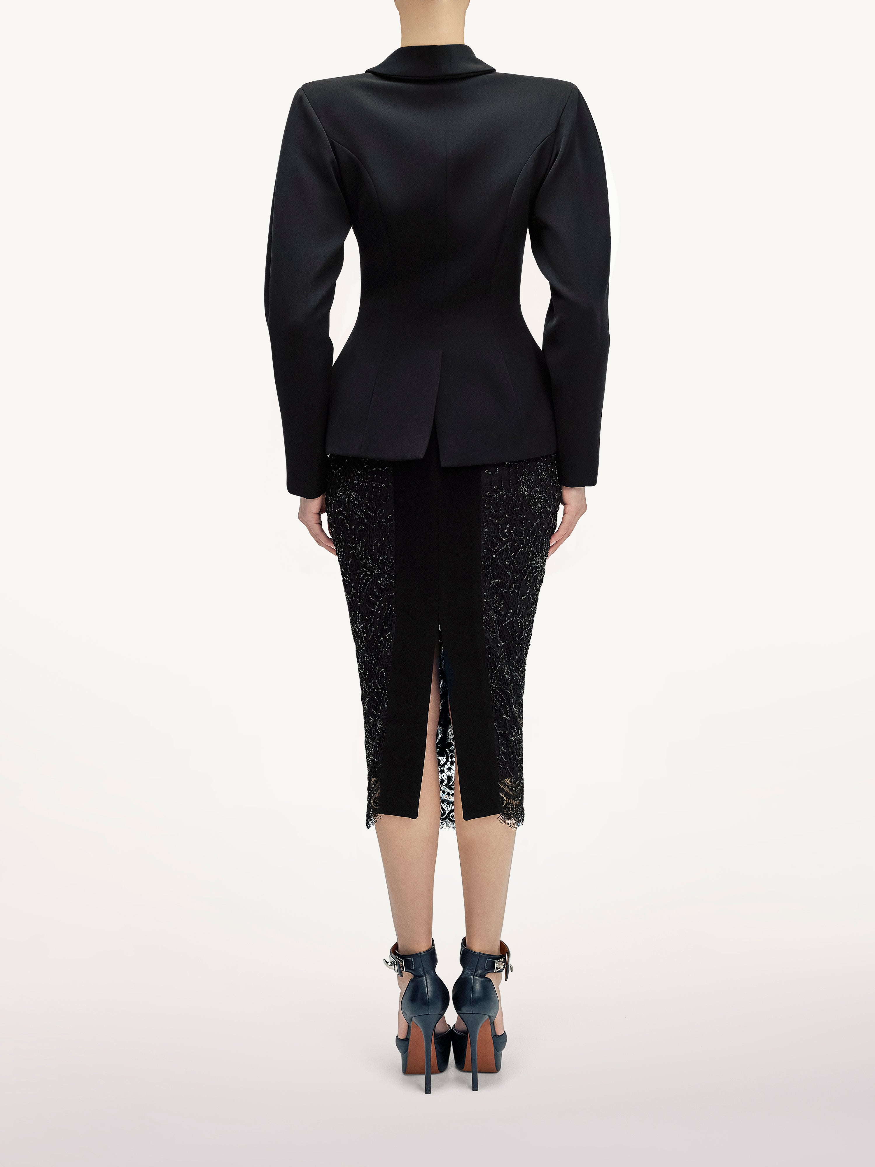 Costum Elegant cu Sacou cu Umeri Lati  Araftu Couture