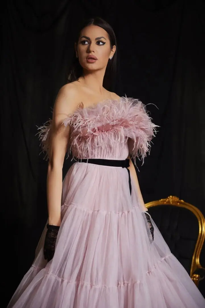 Rochie din tulle cu volane și pene de struț - Araftu Couture